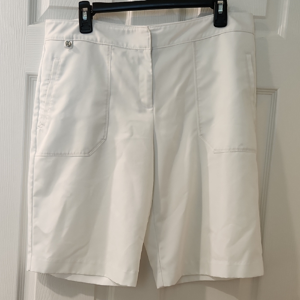 Izod Performance Stretch - White Bermuda Shorts Lightweight Women's Size 12